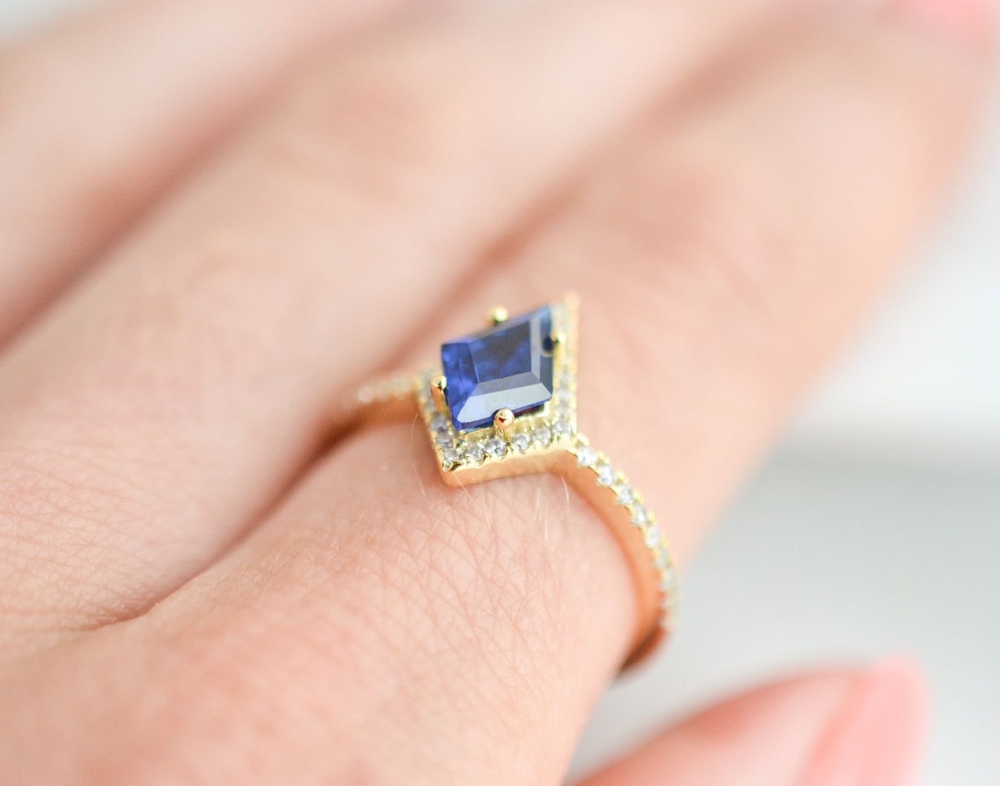 Emi Sapphire Kite Ring