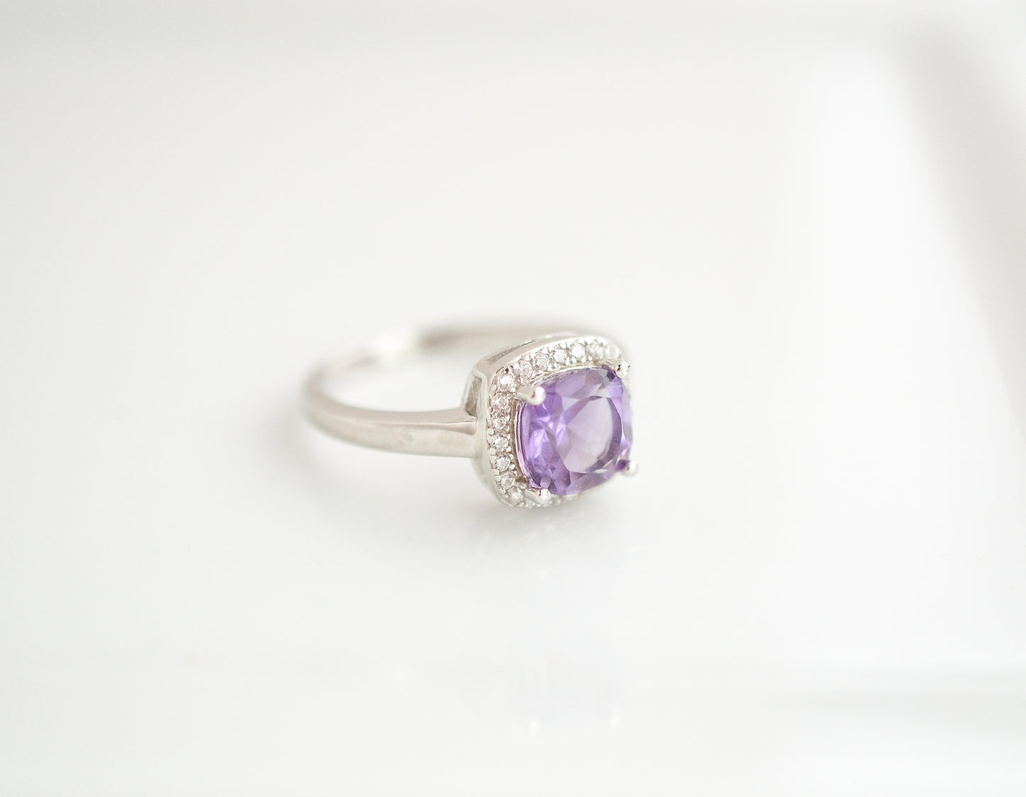 Vit Cushion Amethyst Ring