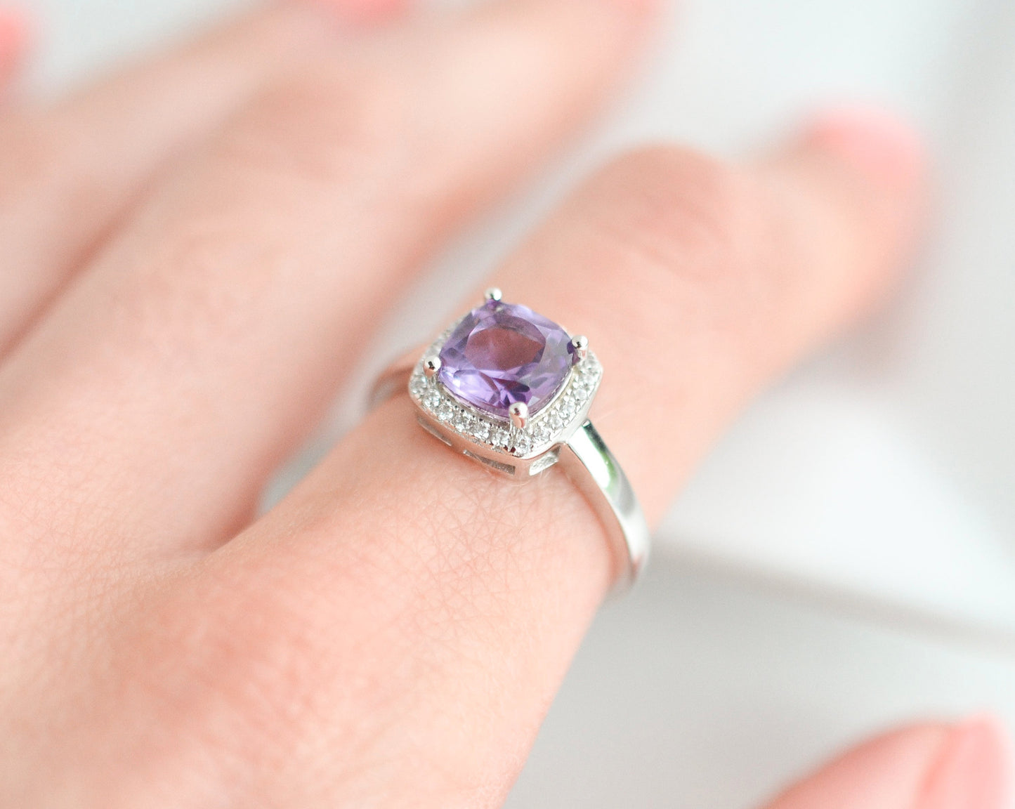 Vit Cushion Amethyst Ring