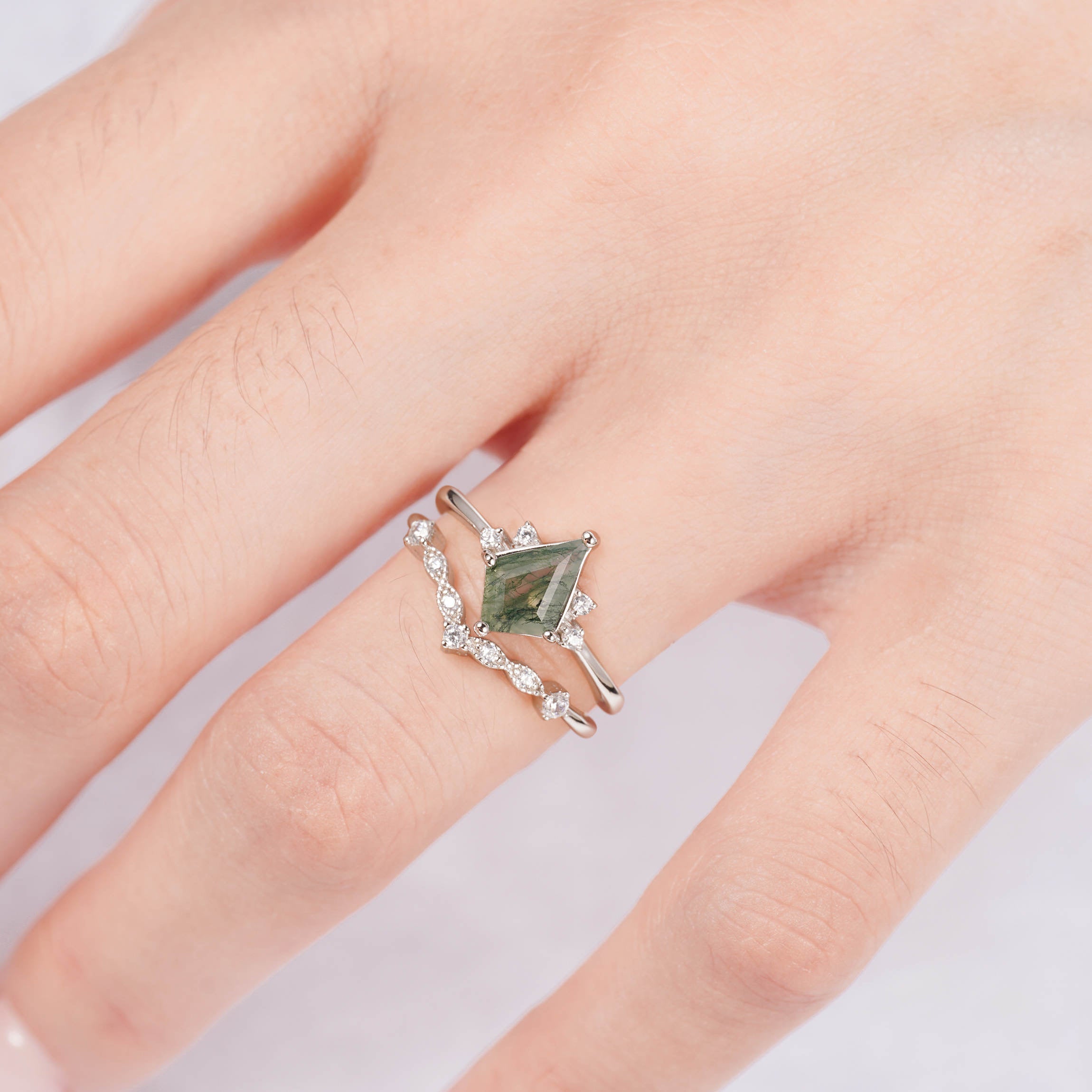 Qai Moss Agate Quartz Ring Set Rose Gold