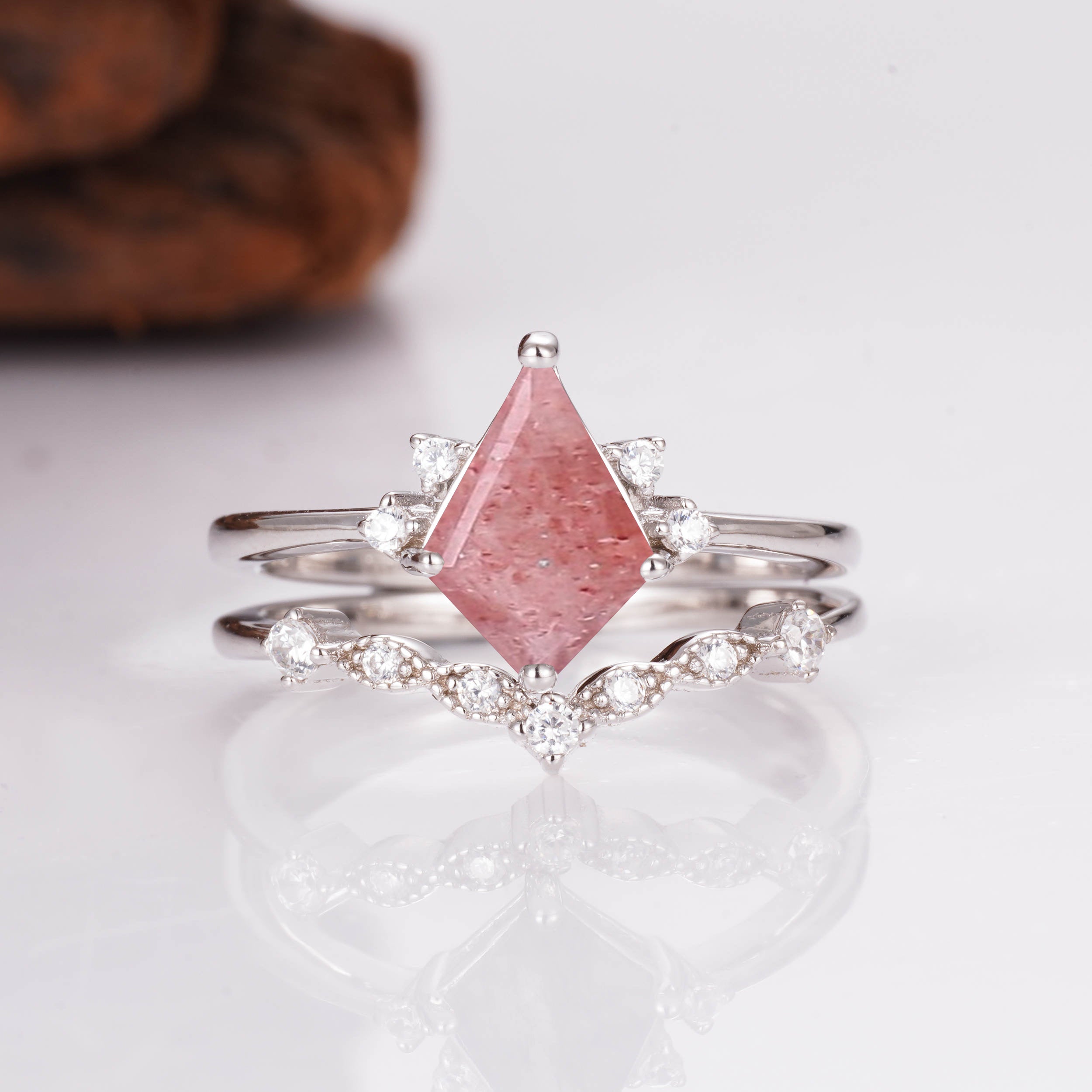 Qai Kite Strawberry Quartz Ring Set