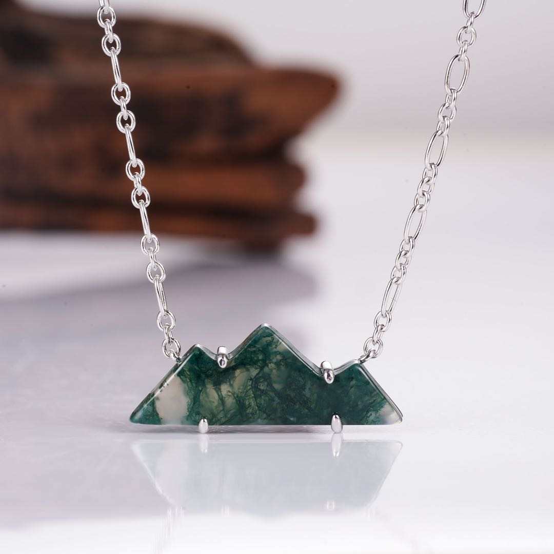 Clara Mountain Moss Agate Necklace