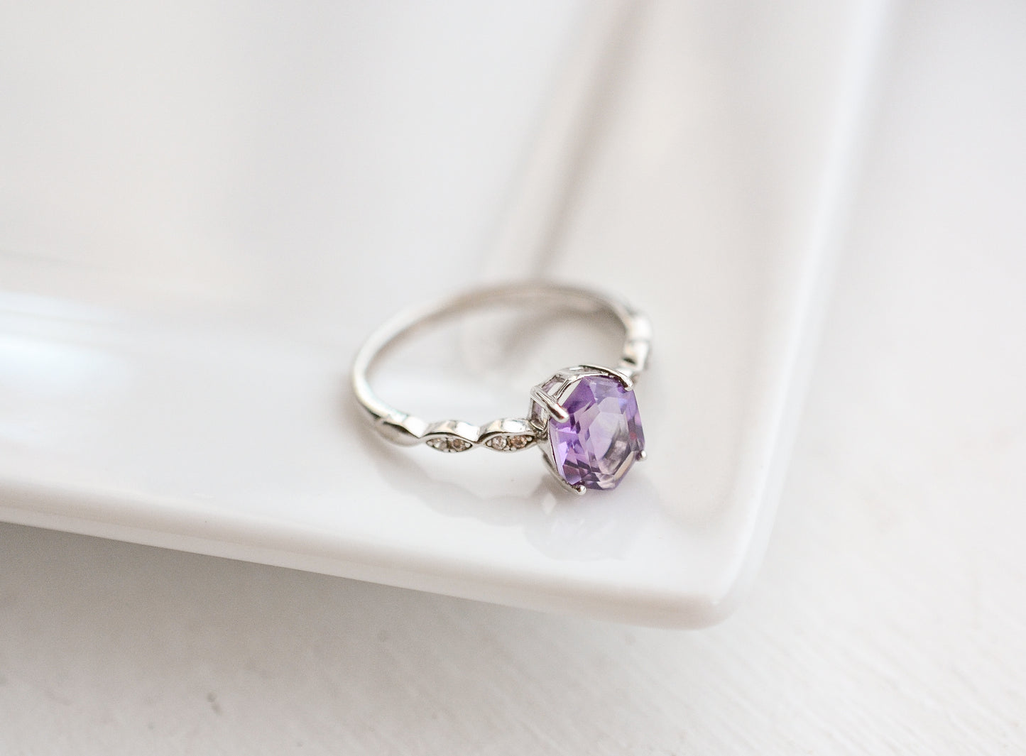 Iza Amethyst Ring