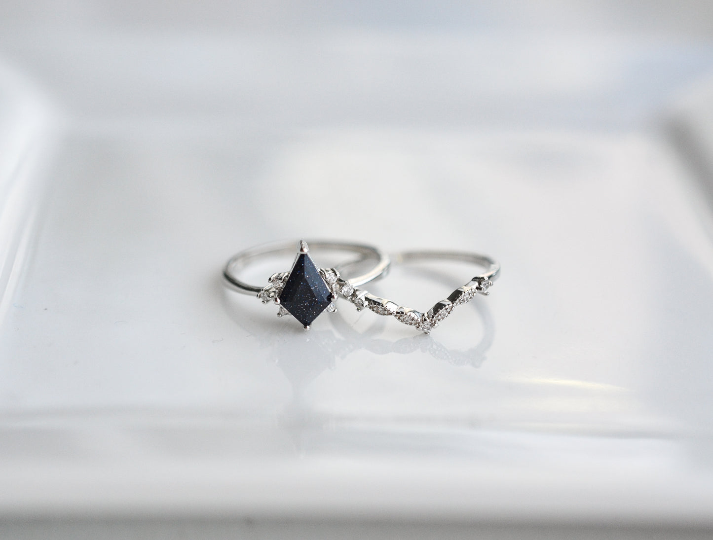Qai Kite Blue Sandstone Ring Set