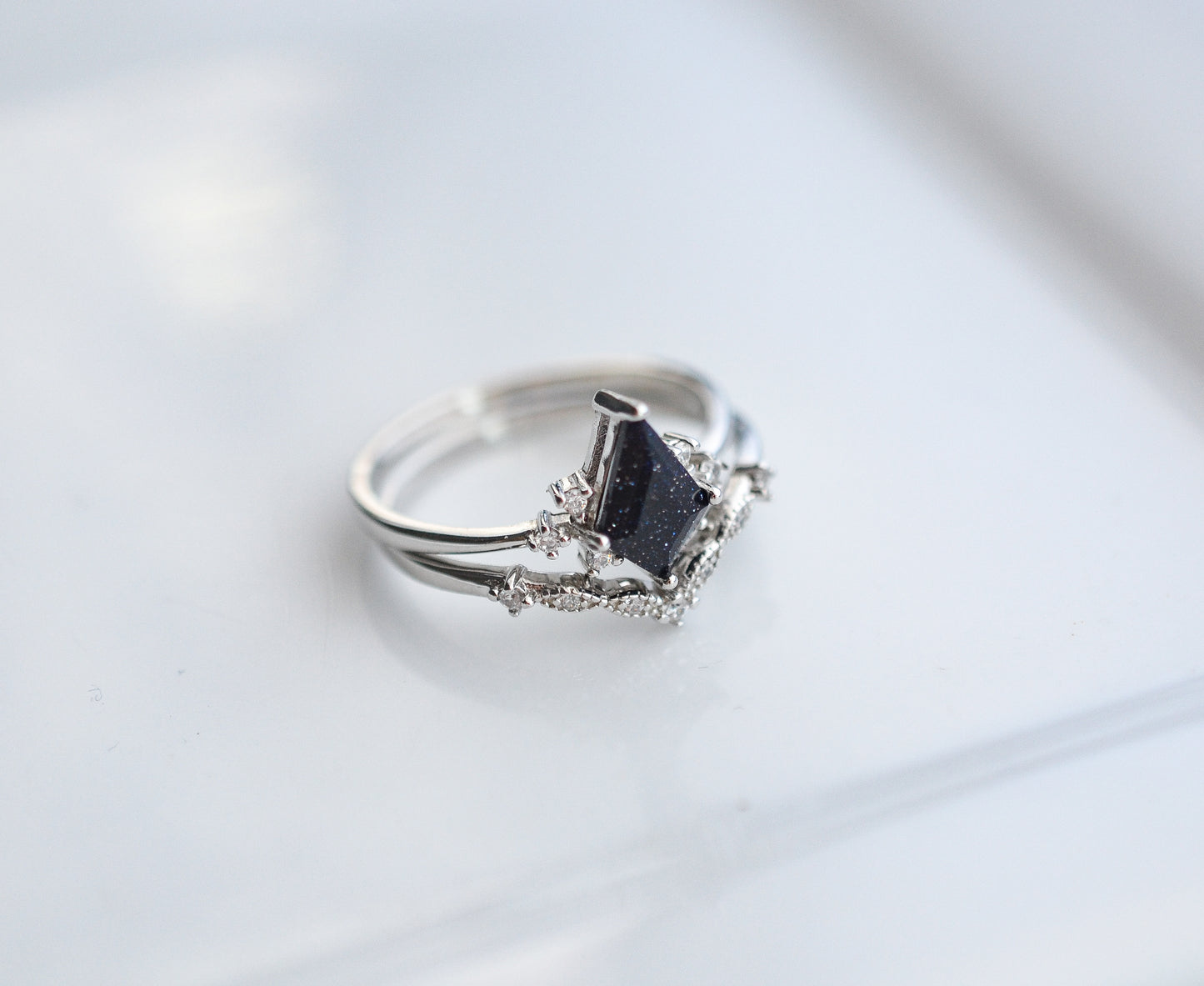 Qai Kite Blue Sandstone Ring Set