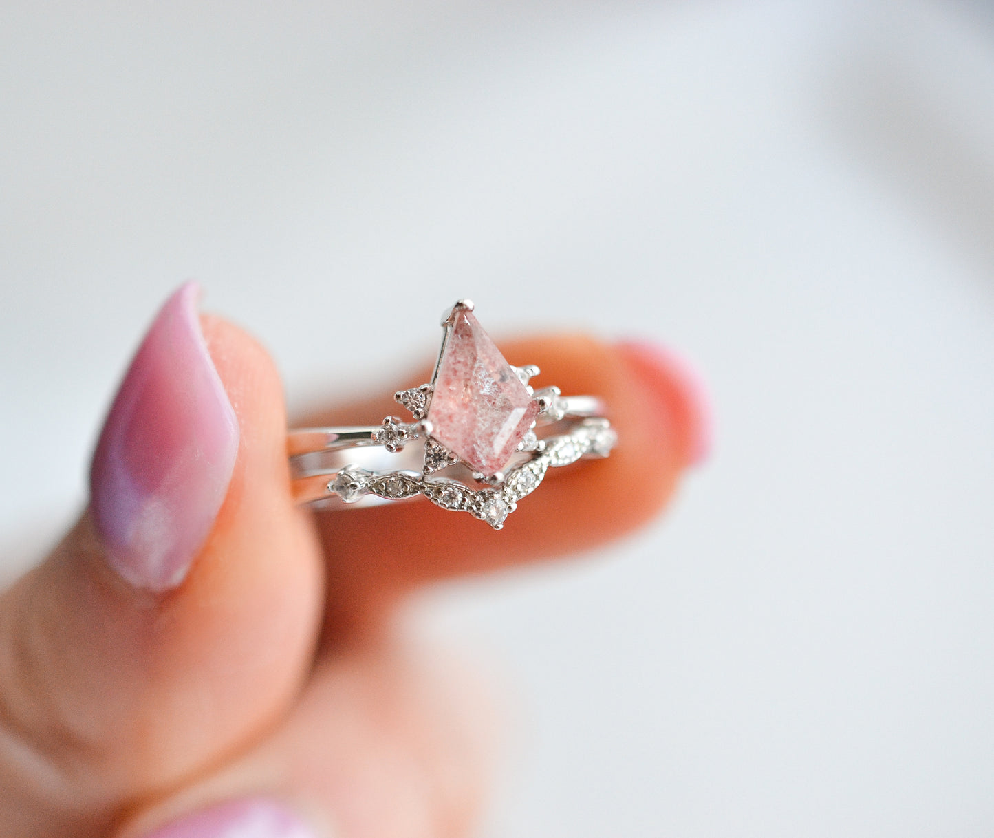 Qai Kite Strawberry Quartz Ring Set