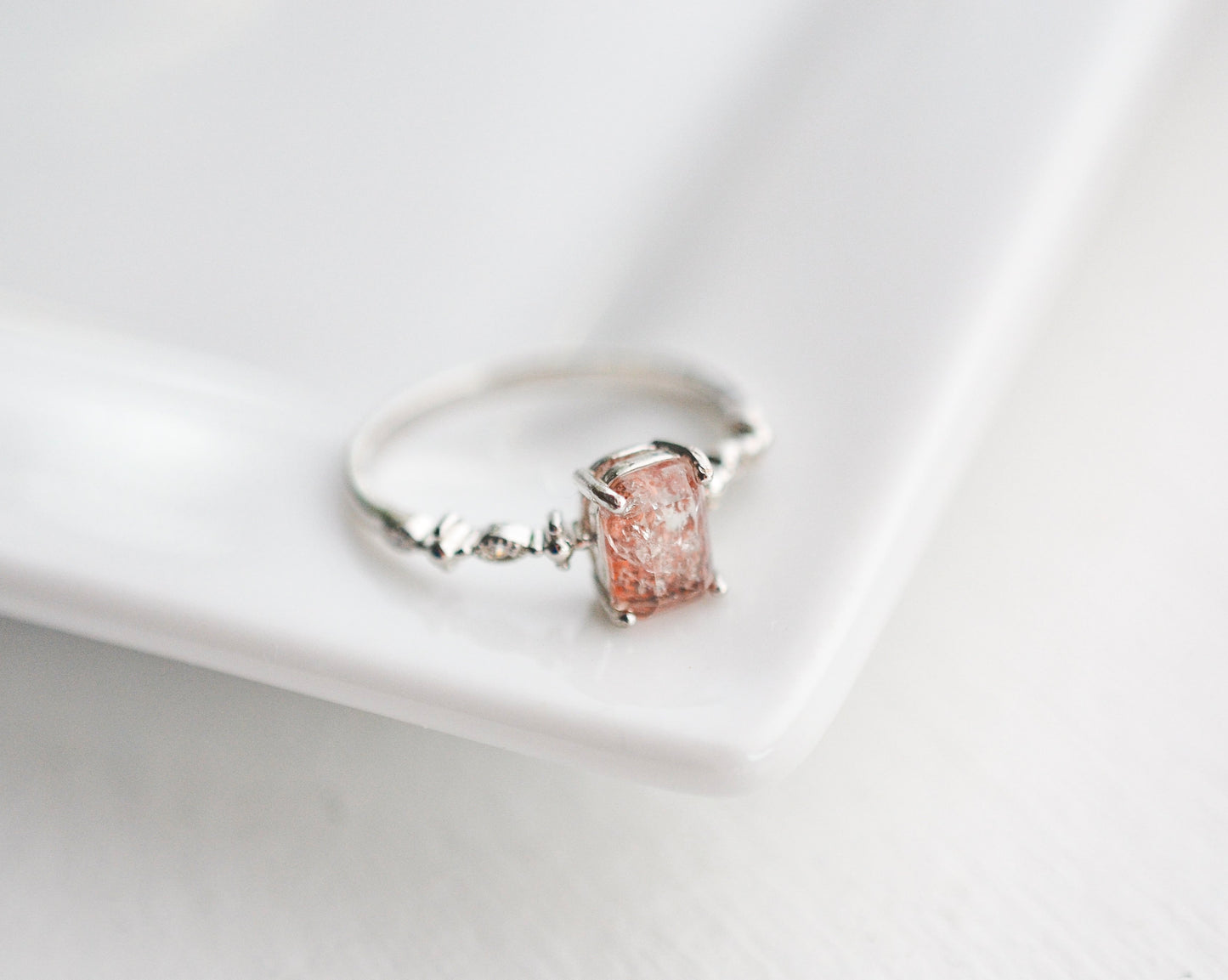 Tih Ghost Quartz Ring