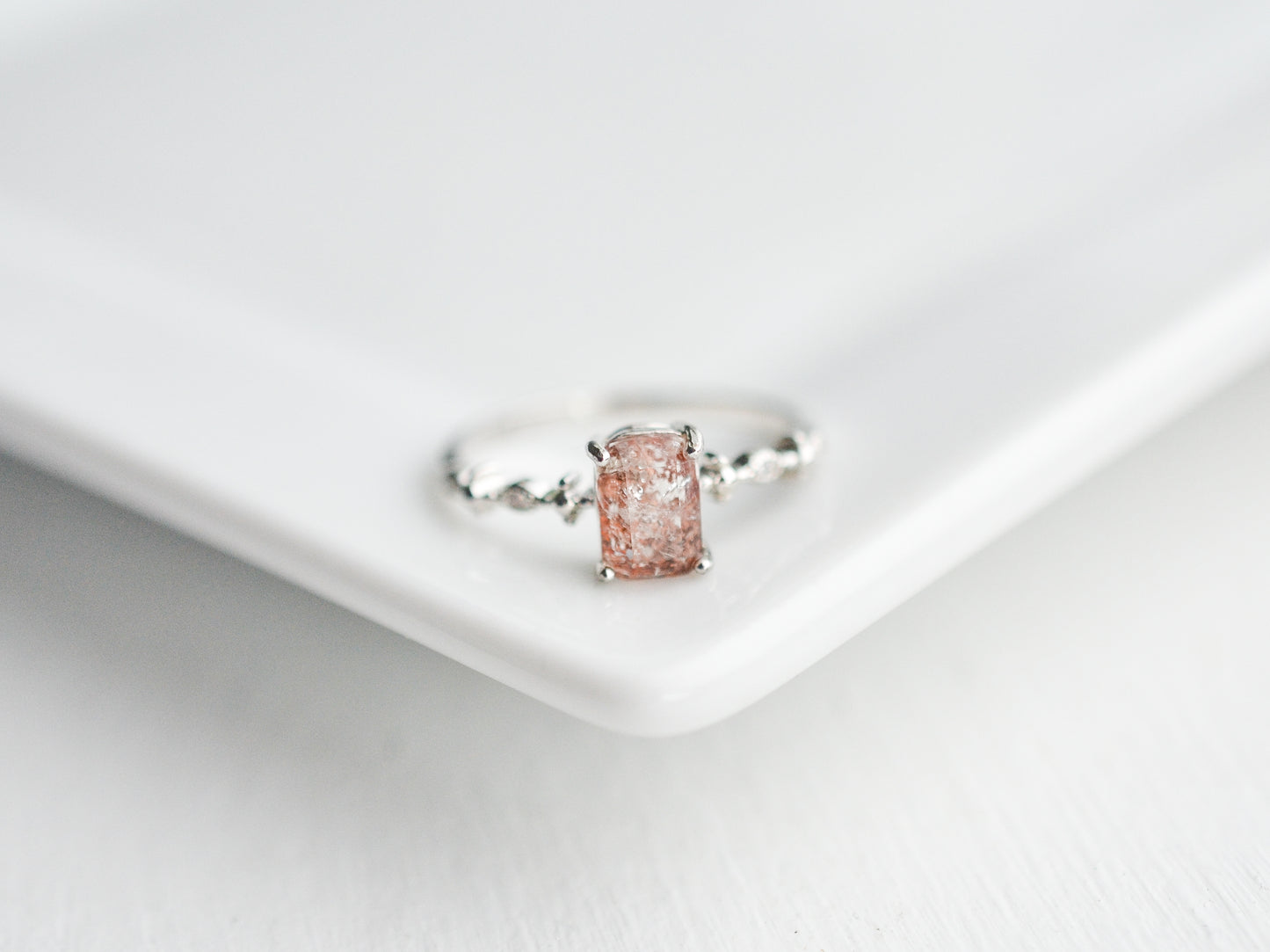 Tih Ghost Quartz Ring
