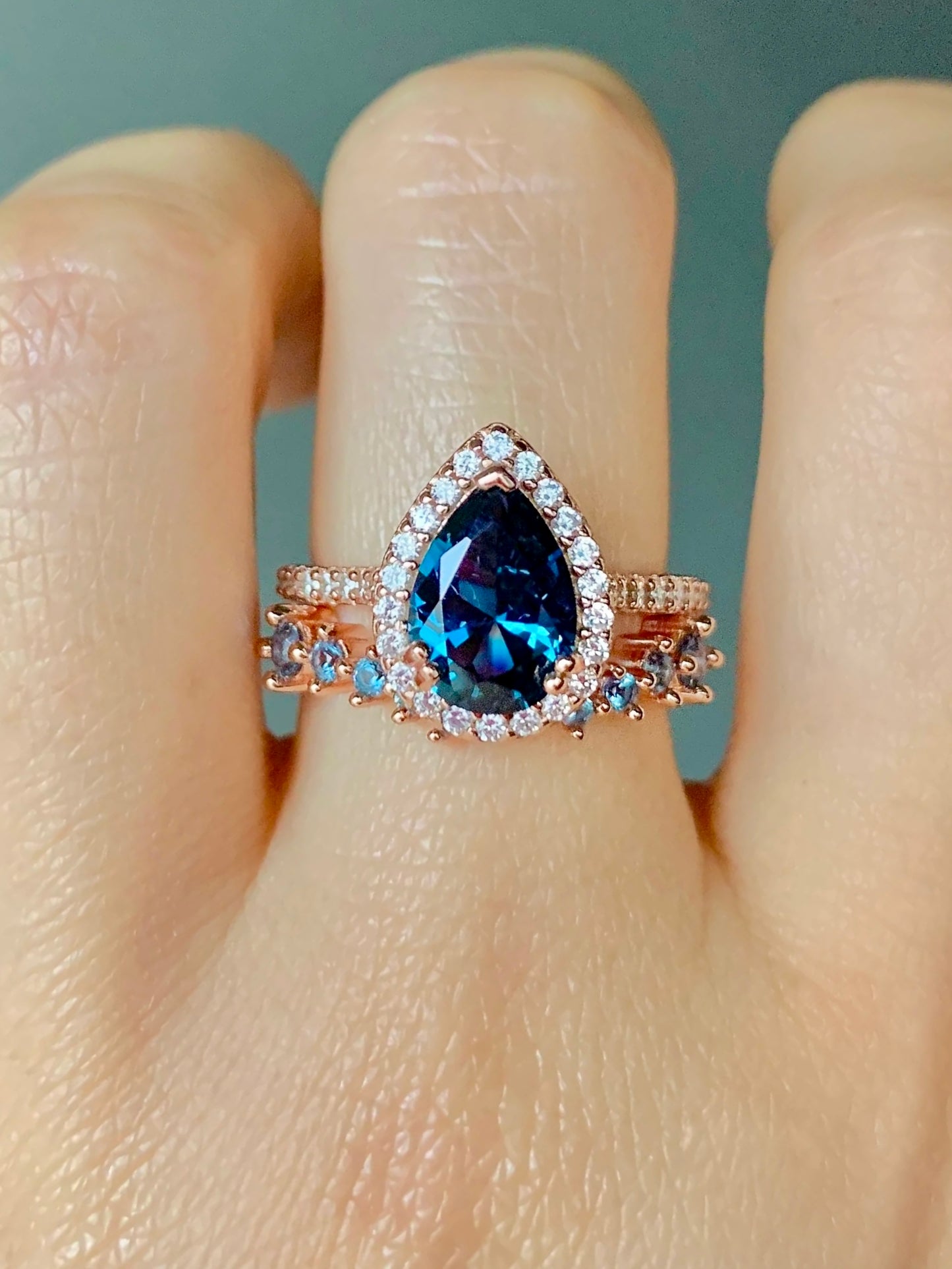 Nia & Fei London Blue Topaz Ring Set