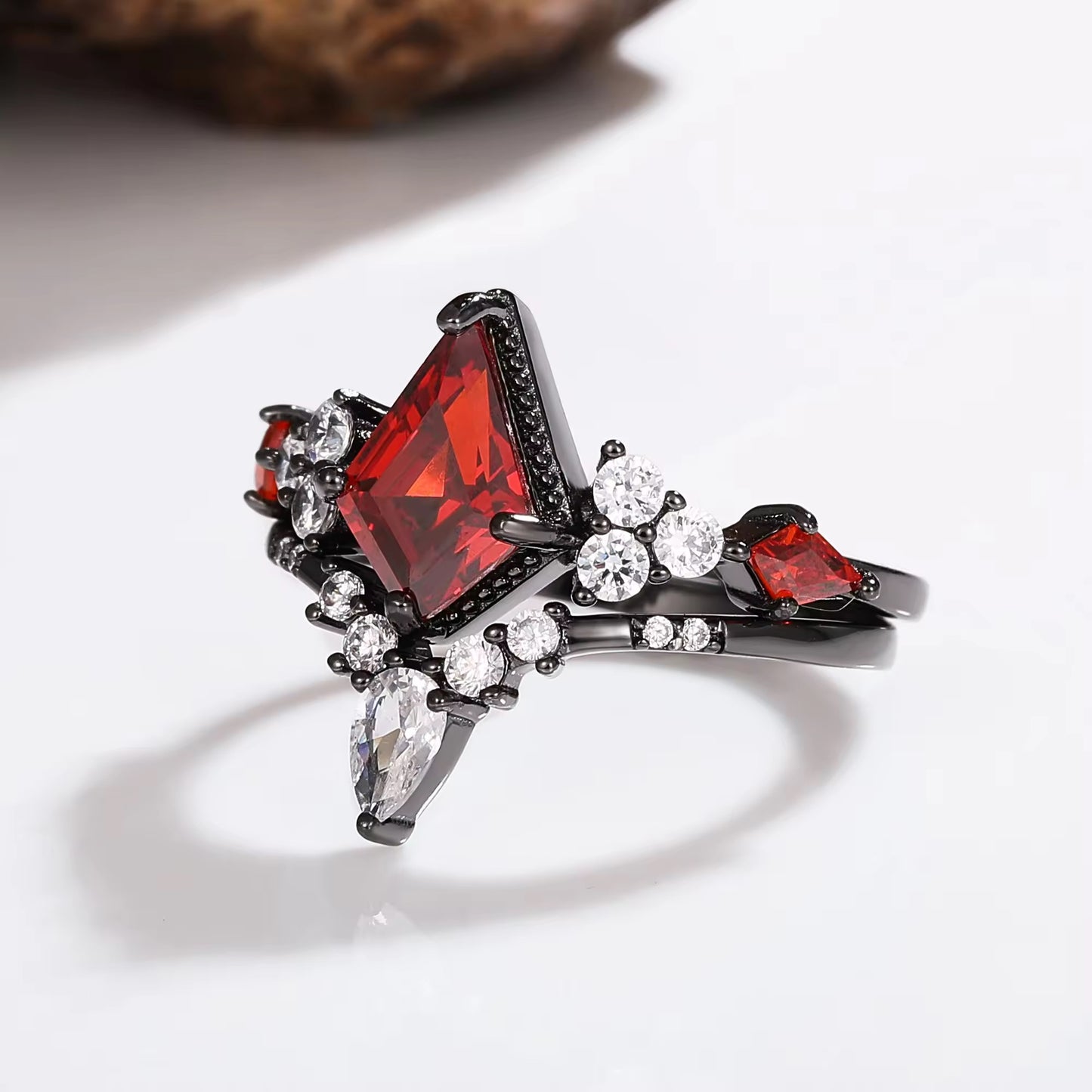 Kya Natural Kite Cut Garnet Ring Set