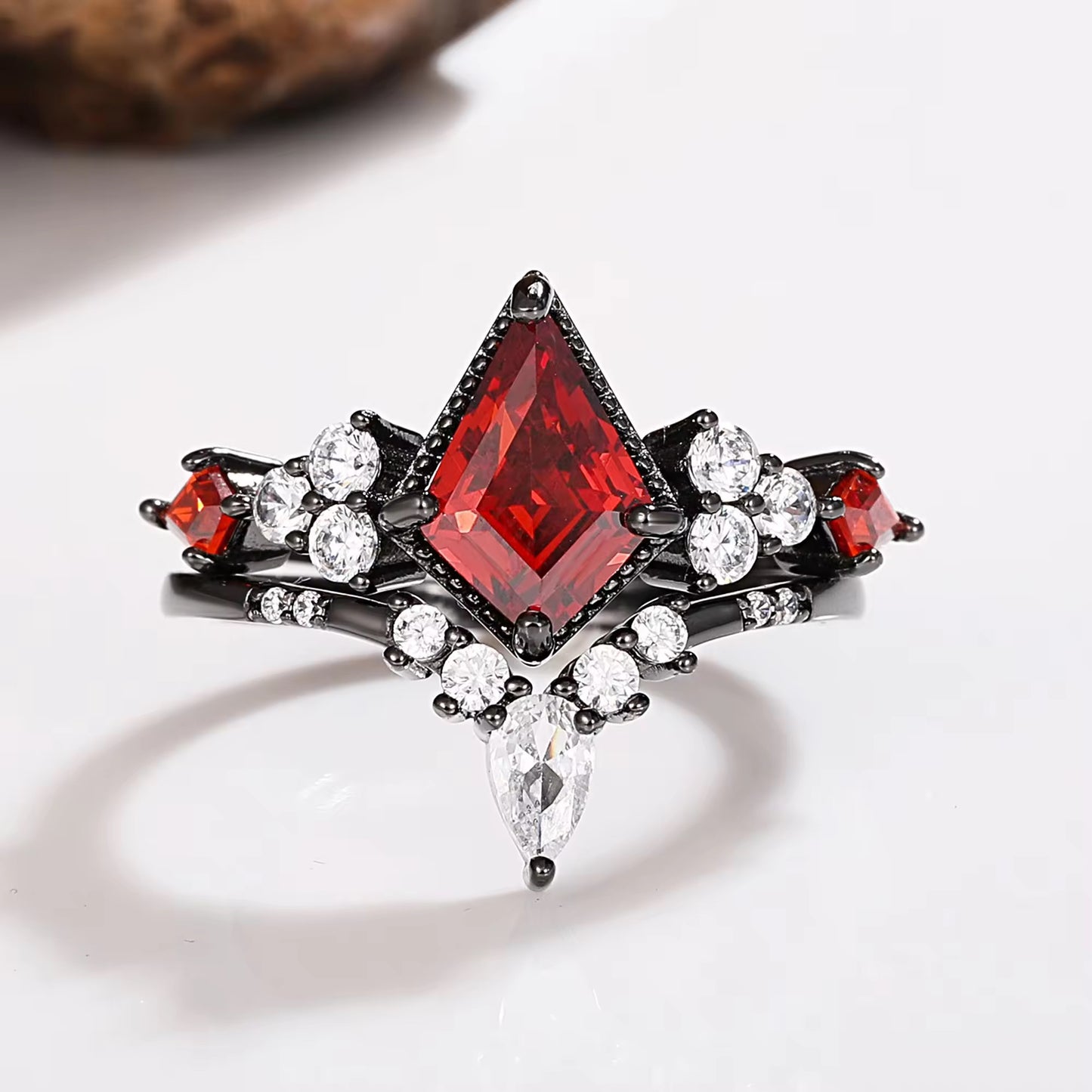 Kya Natural Kite Cut Garnet Ring Set