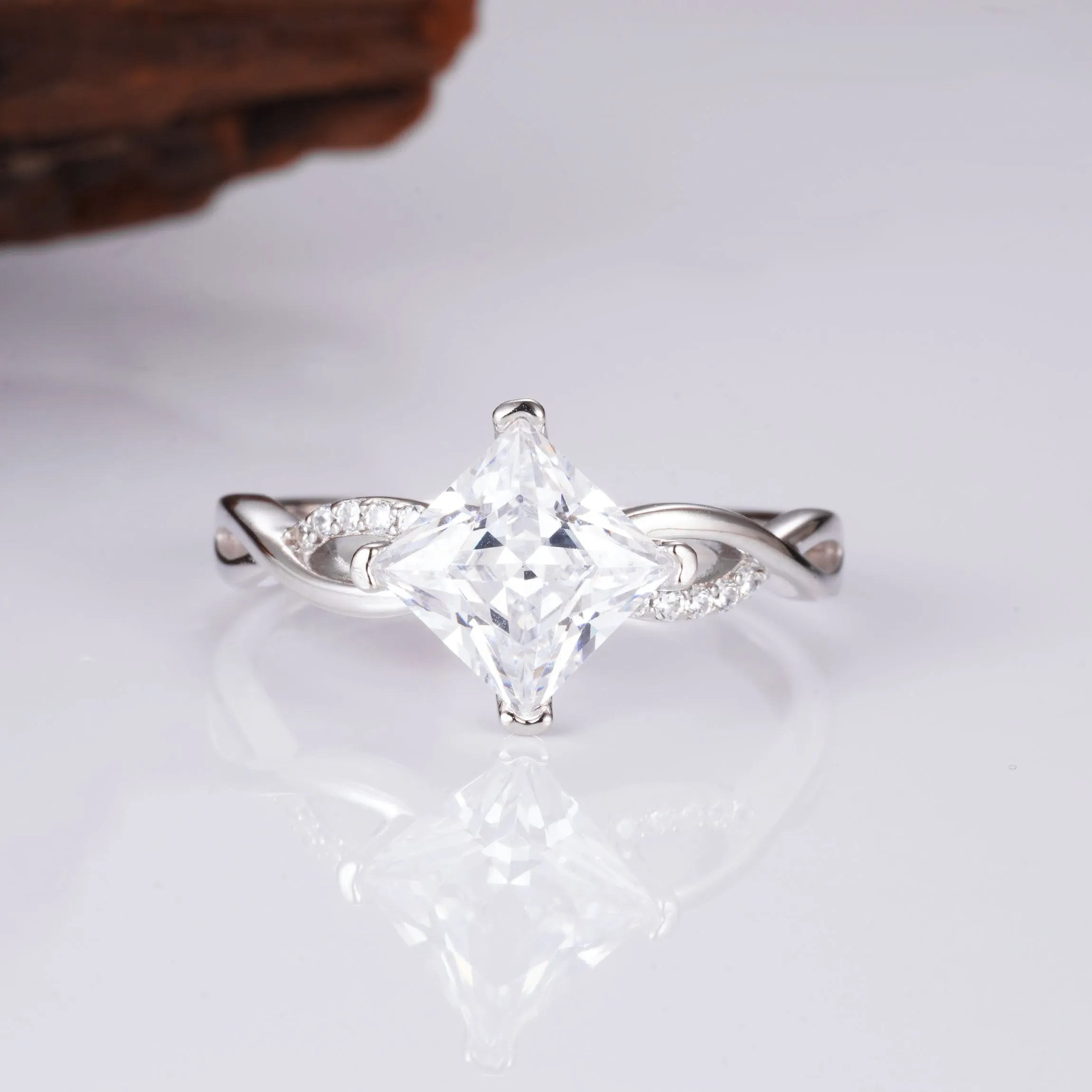 Yia Crystal Ring