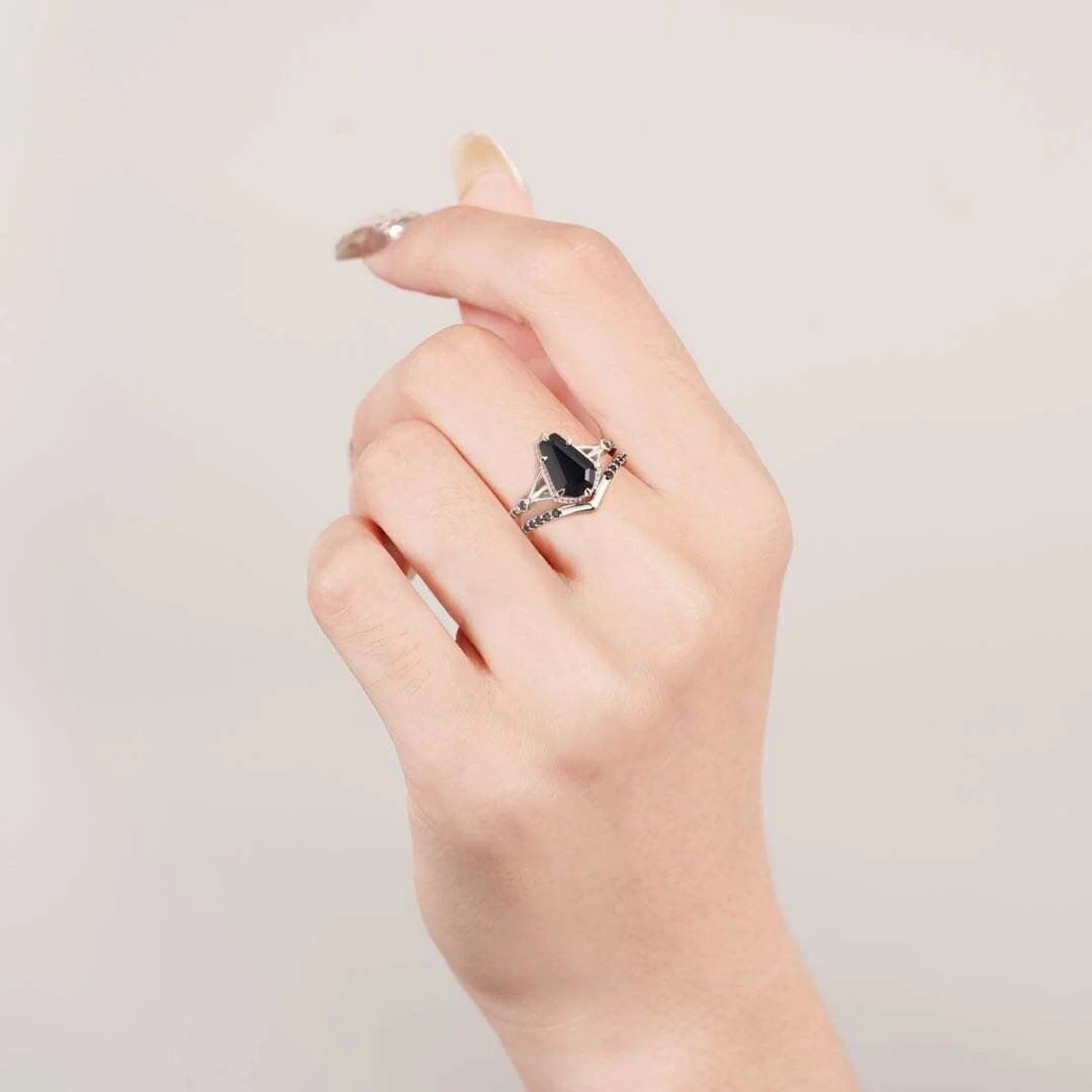 Kim Vintage Coffin Black Onyx Ring Set