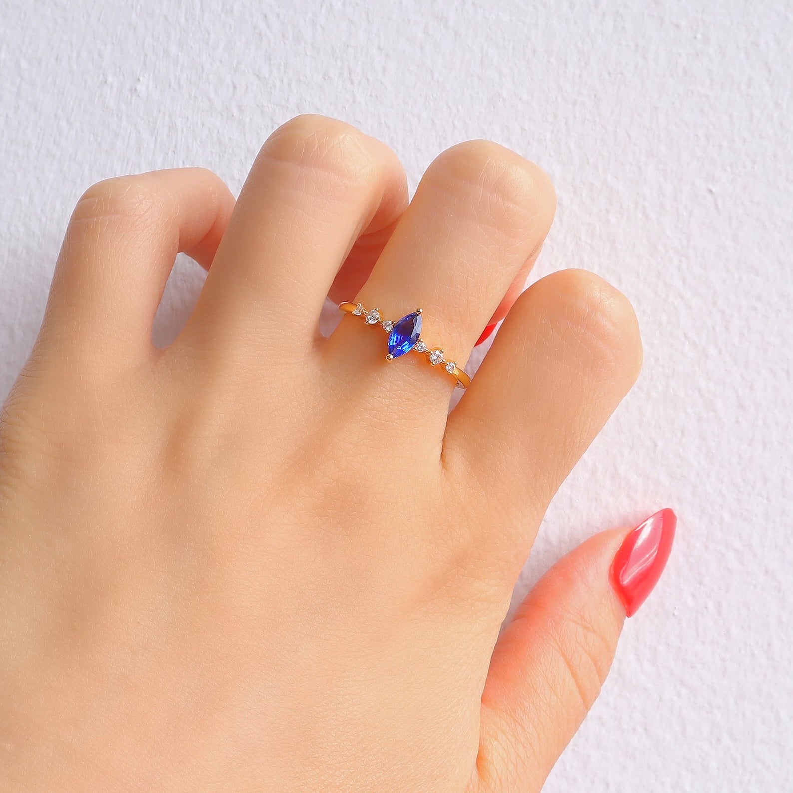 Ava Emerald Ring Gold