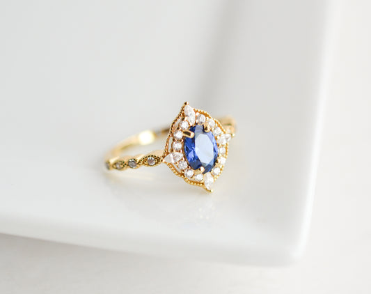 Ash Sapphire Ring Gold