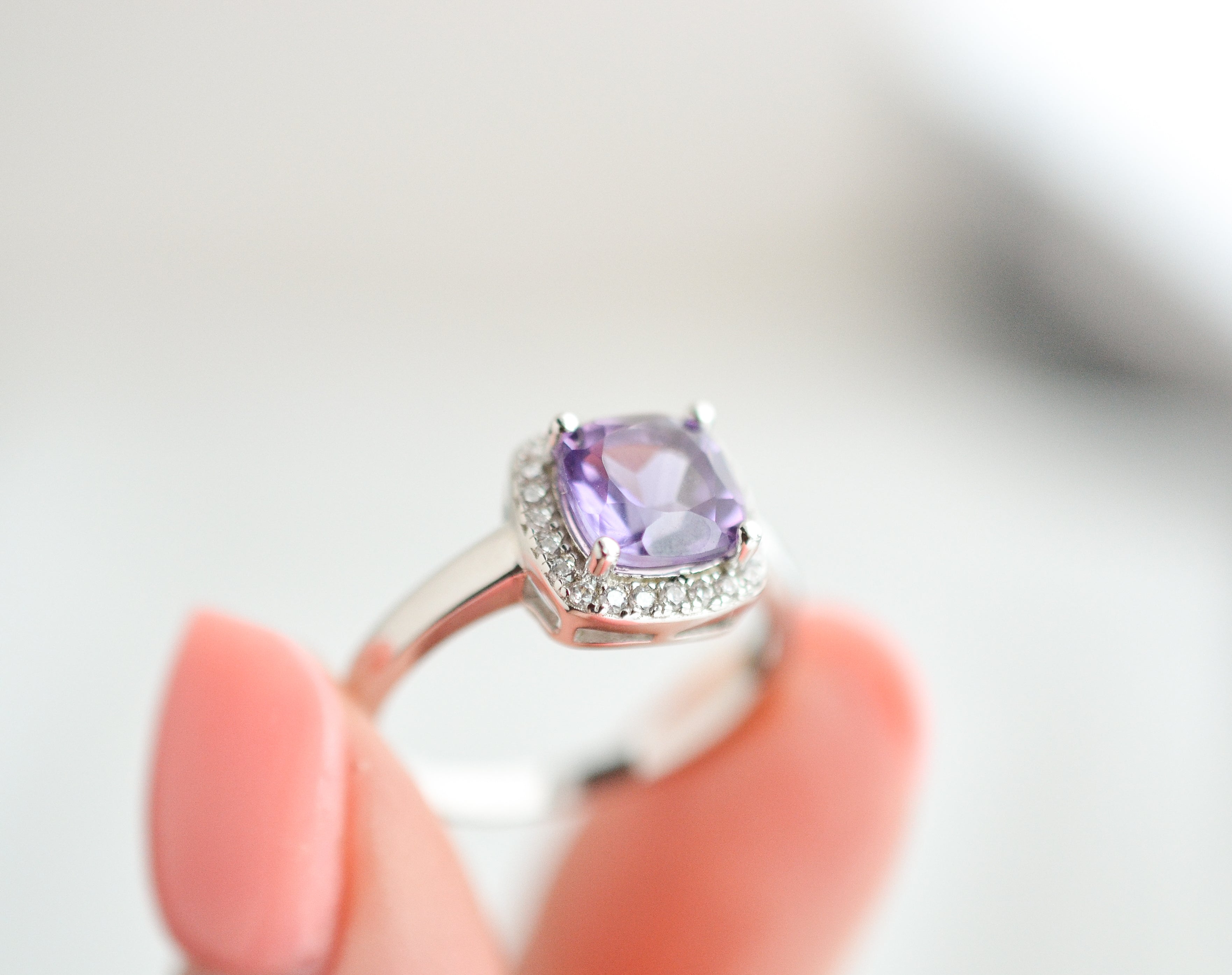 Vit Cushion Amethyst Ring