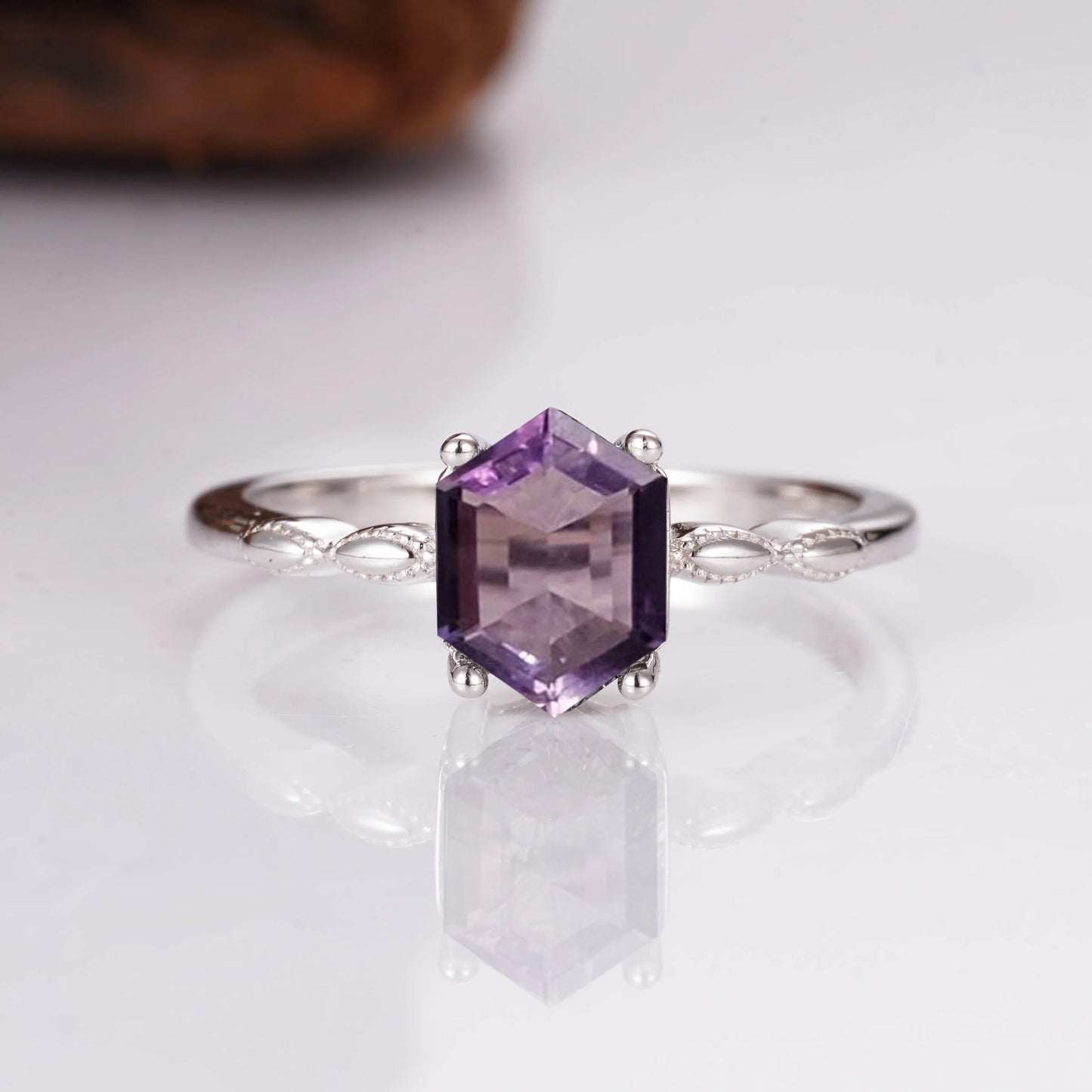 Iza Amethyst Ring