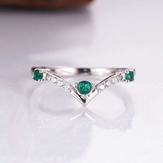 Nesa Curved Emerald Band Sterling Silver