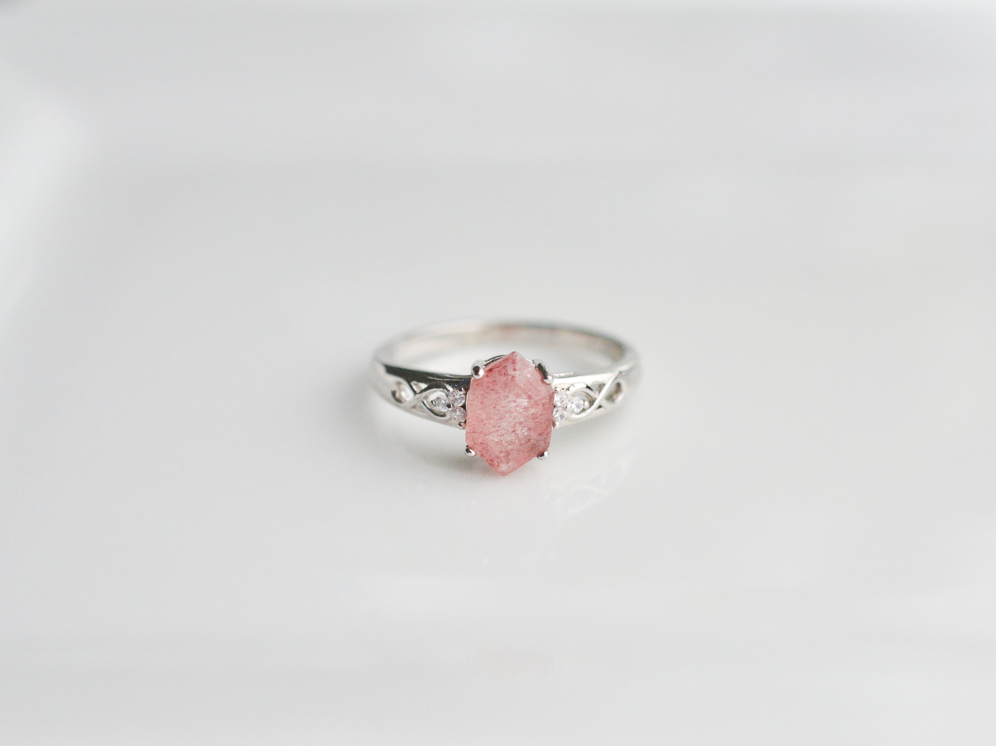 Agi Strawberry Quartz Ring