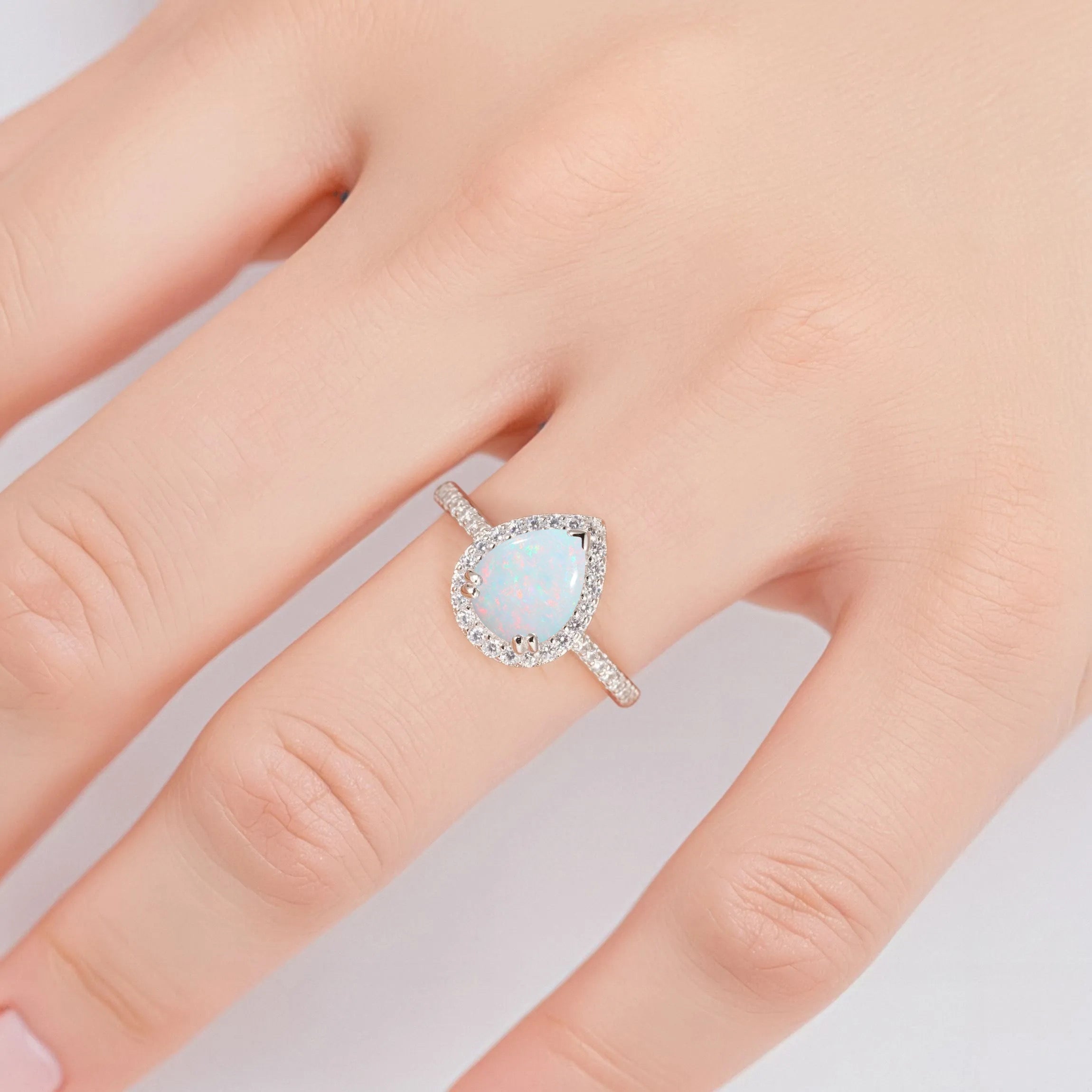 Nia Opal Ring Gold