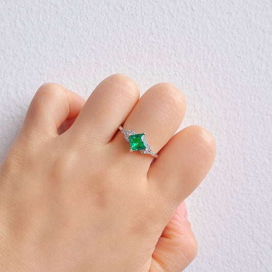 Sky Emerald Ring