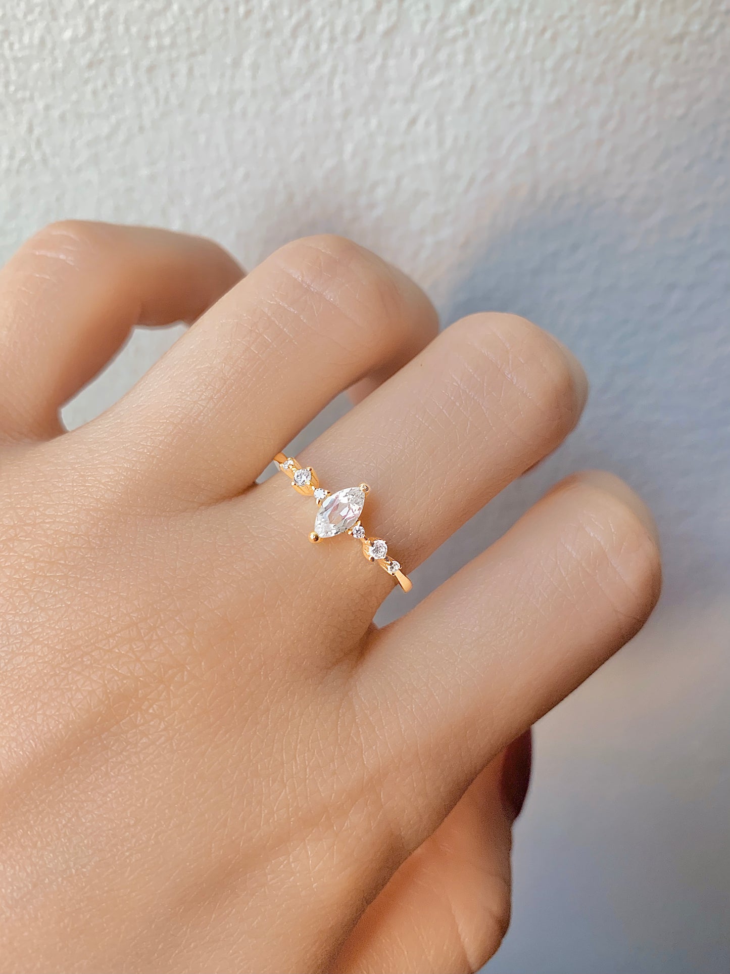 Ava Crystal Ring Gold
