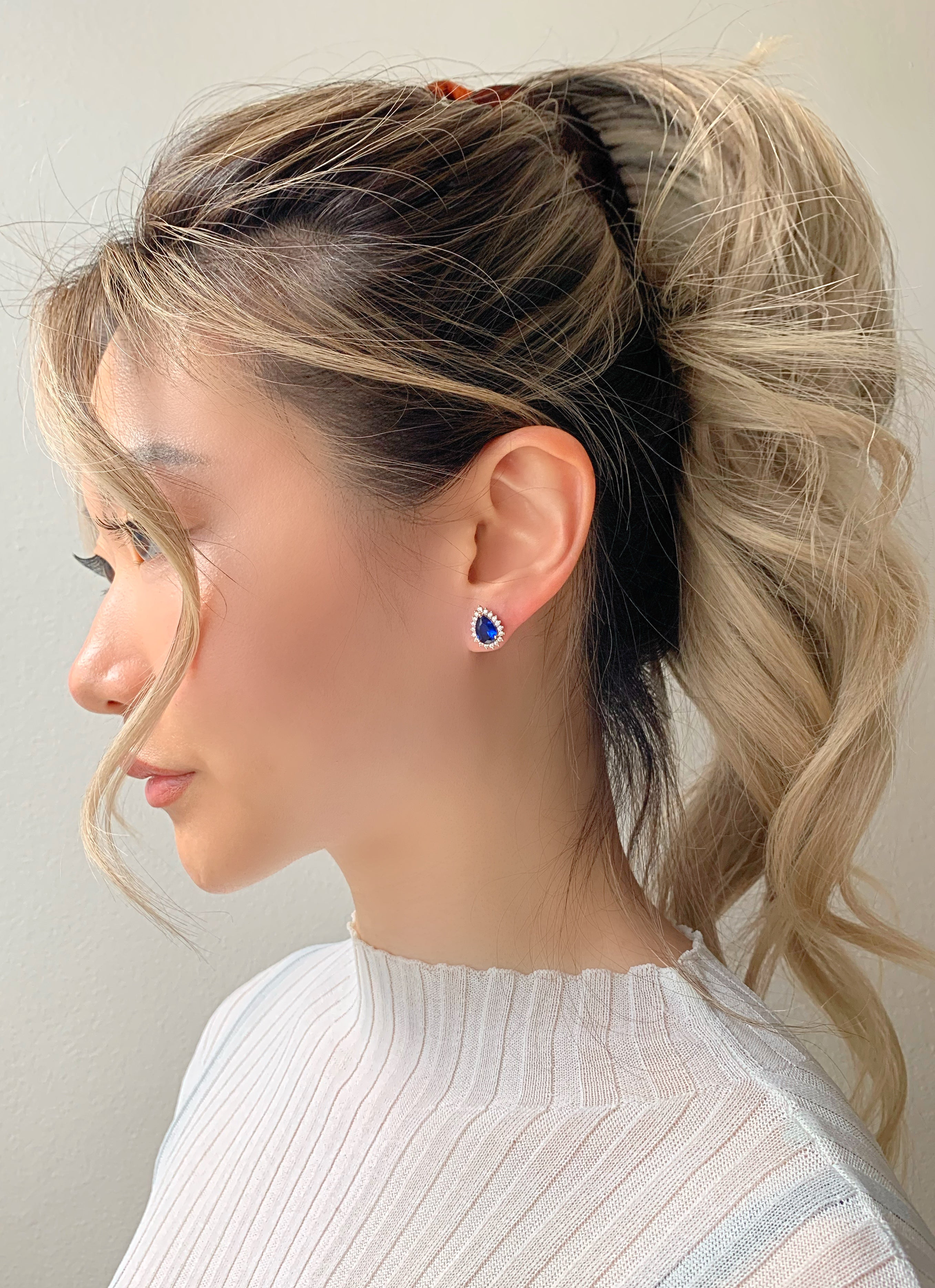 Ina Sapphire Earrings Gold